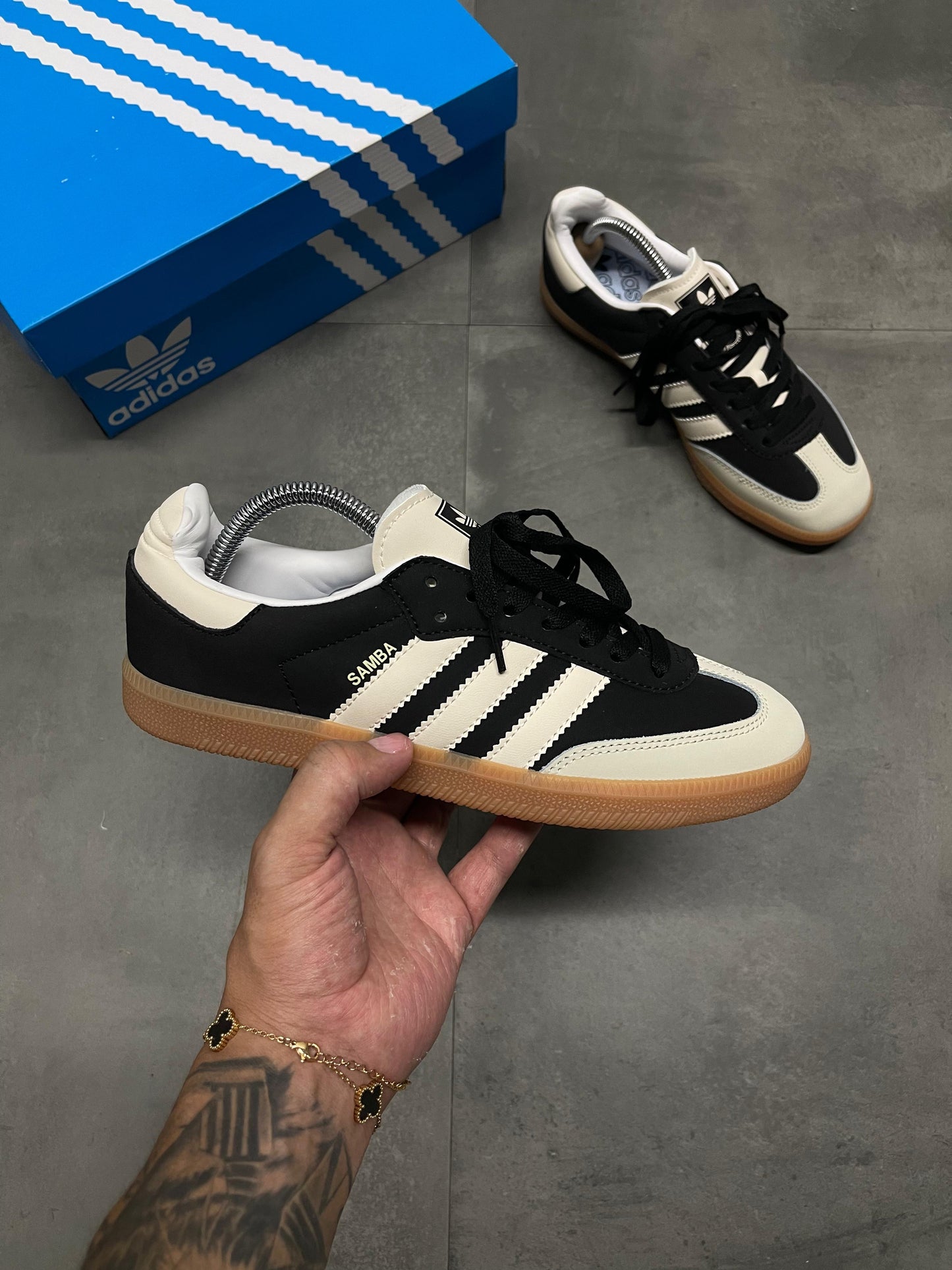 ADIDAS SAMBA NEGRA GOMA | DAMA