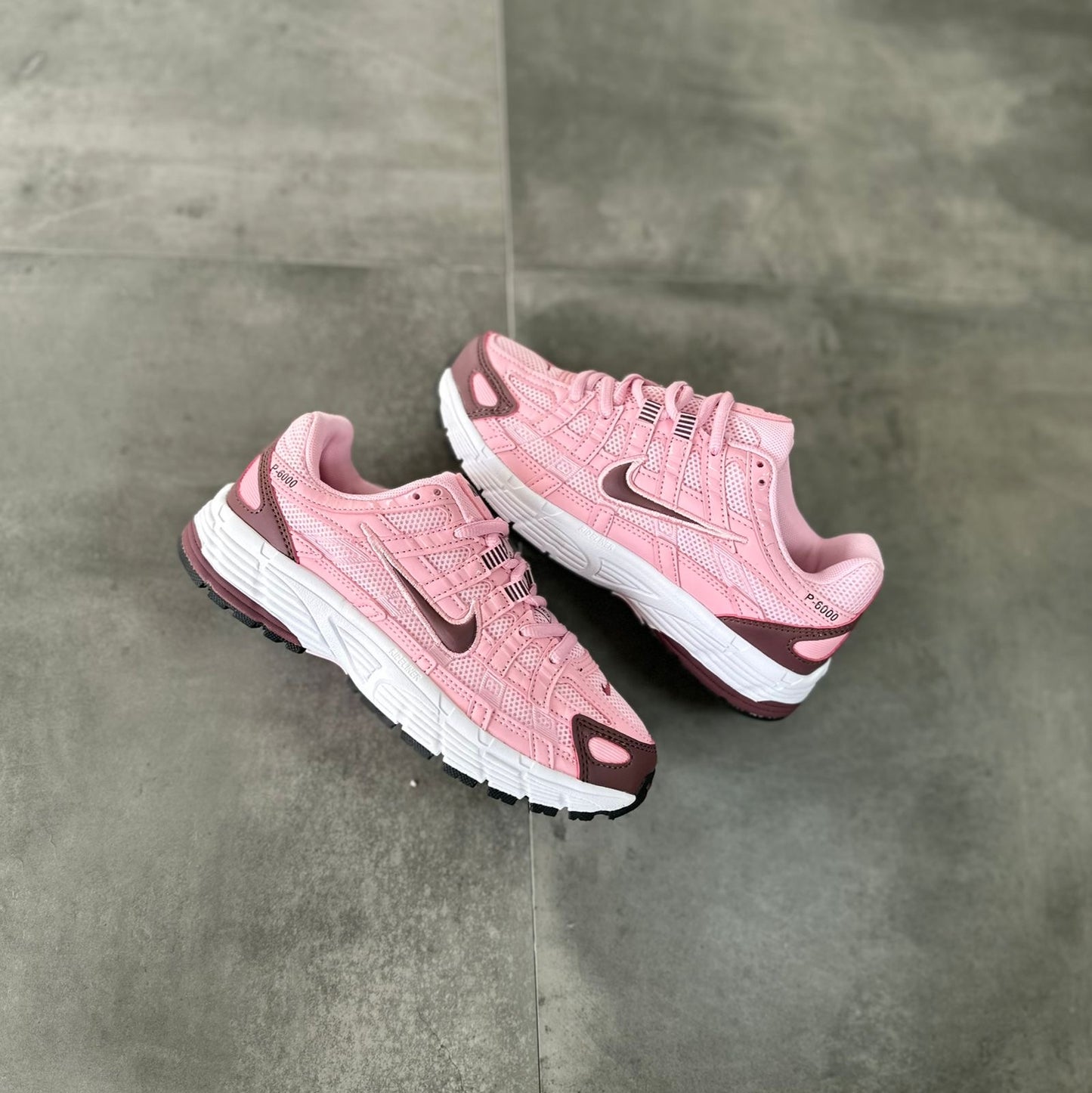 NIKE P6000 ROSA | HOMBRE Y DAMA