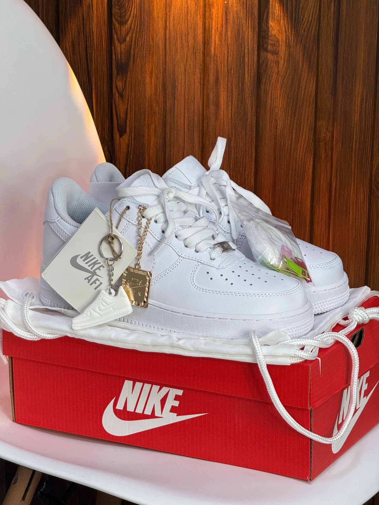 NIKE AF1 BLANCA 1.1 CON CAJA Y TULA | HOMBRE Y DAMA