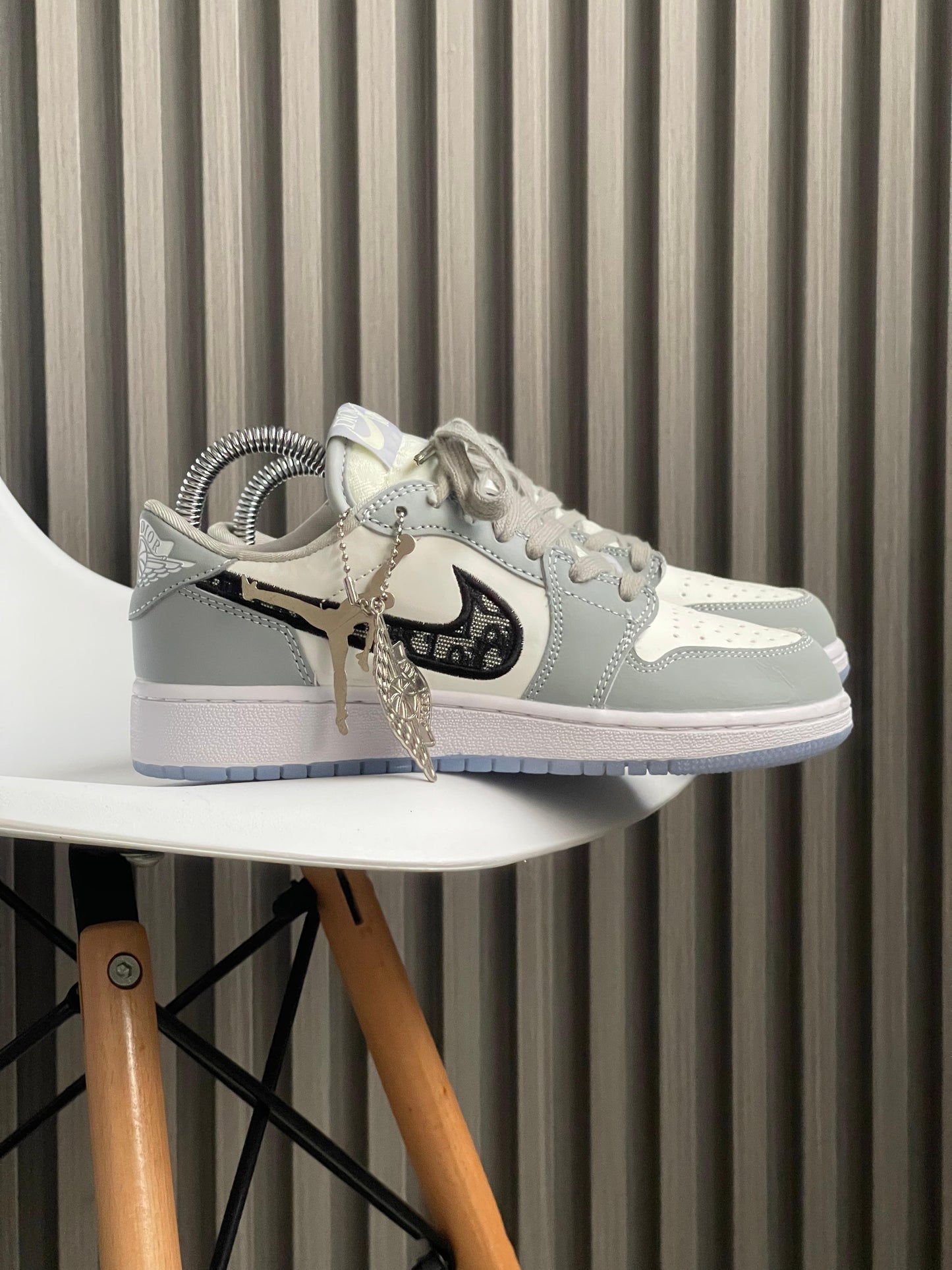 NIKE JORDAN RETRO 1 LOW DIOR | HOMBRE Y DAMA