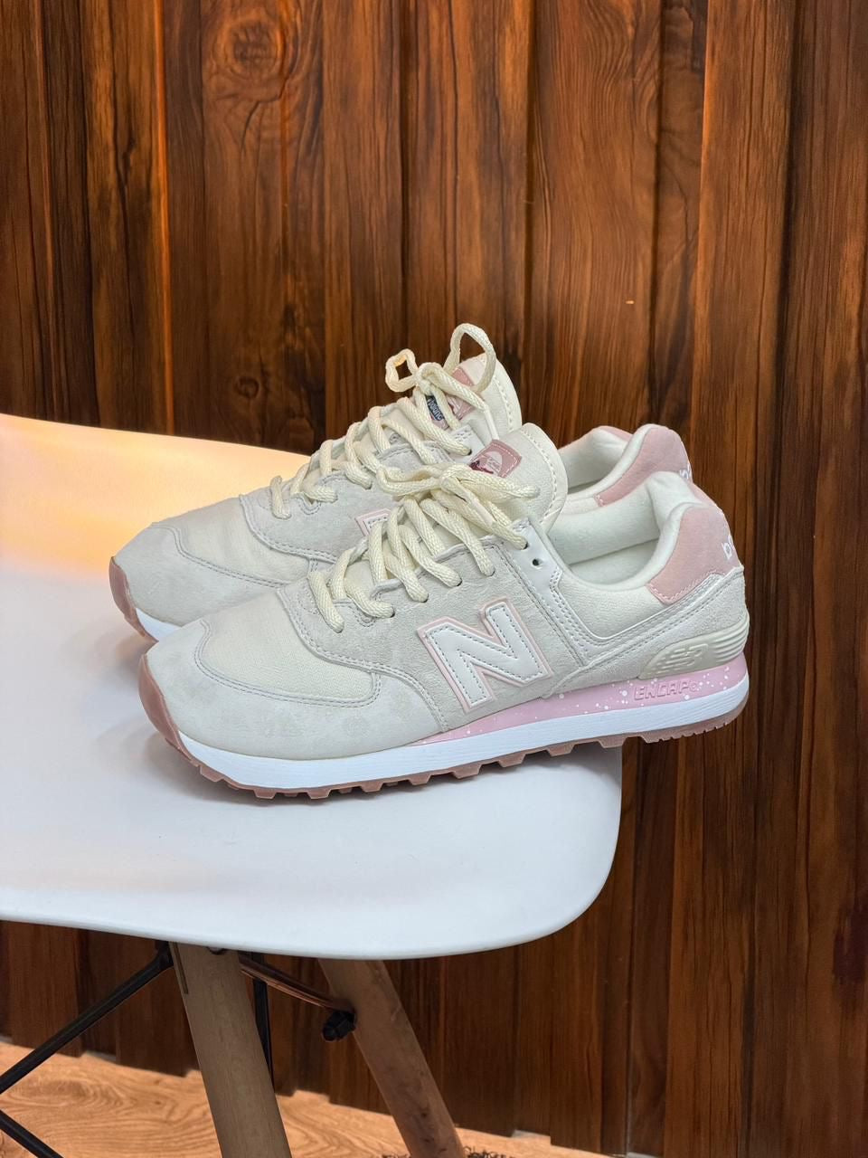 NEW BALANCE 574 TALÓN ROSA | DAMA