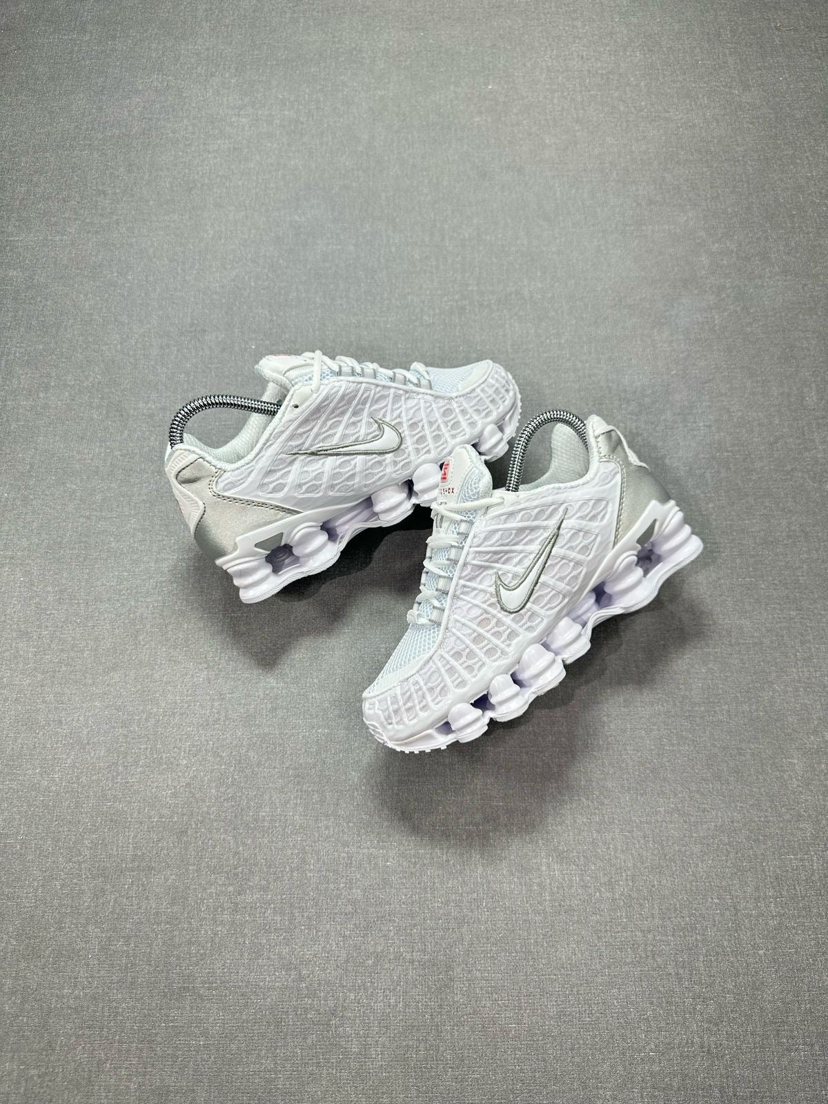 NIKE SHOX BLANCA | HOMBRE