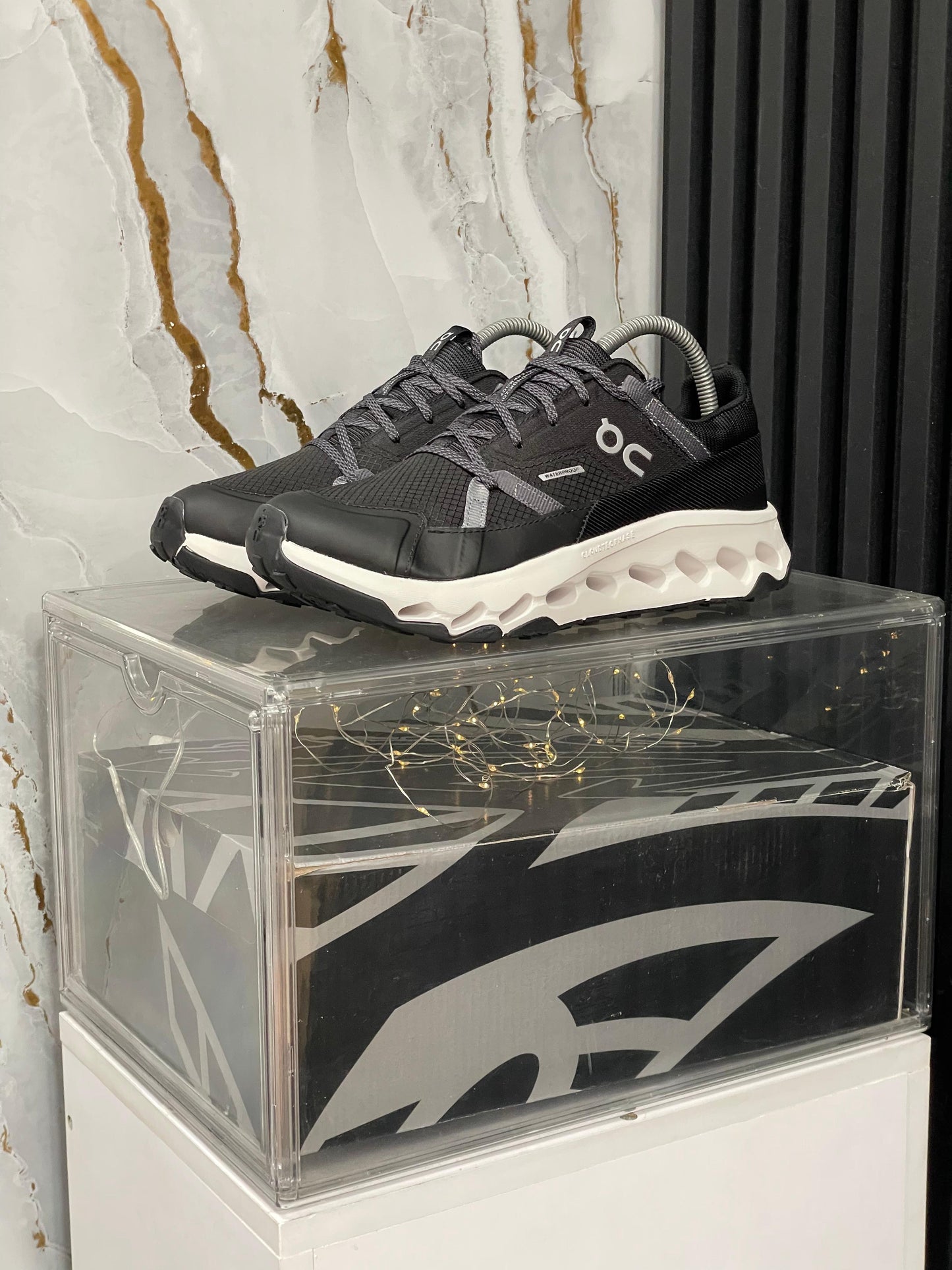 ON CLOUD NEGRA BLANCA | HOMBRE Y DAMA