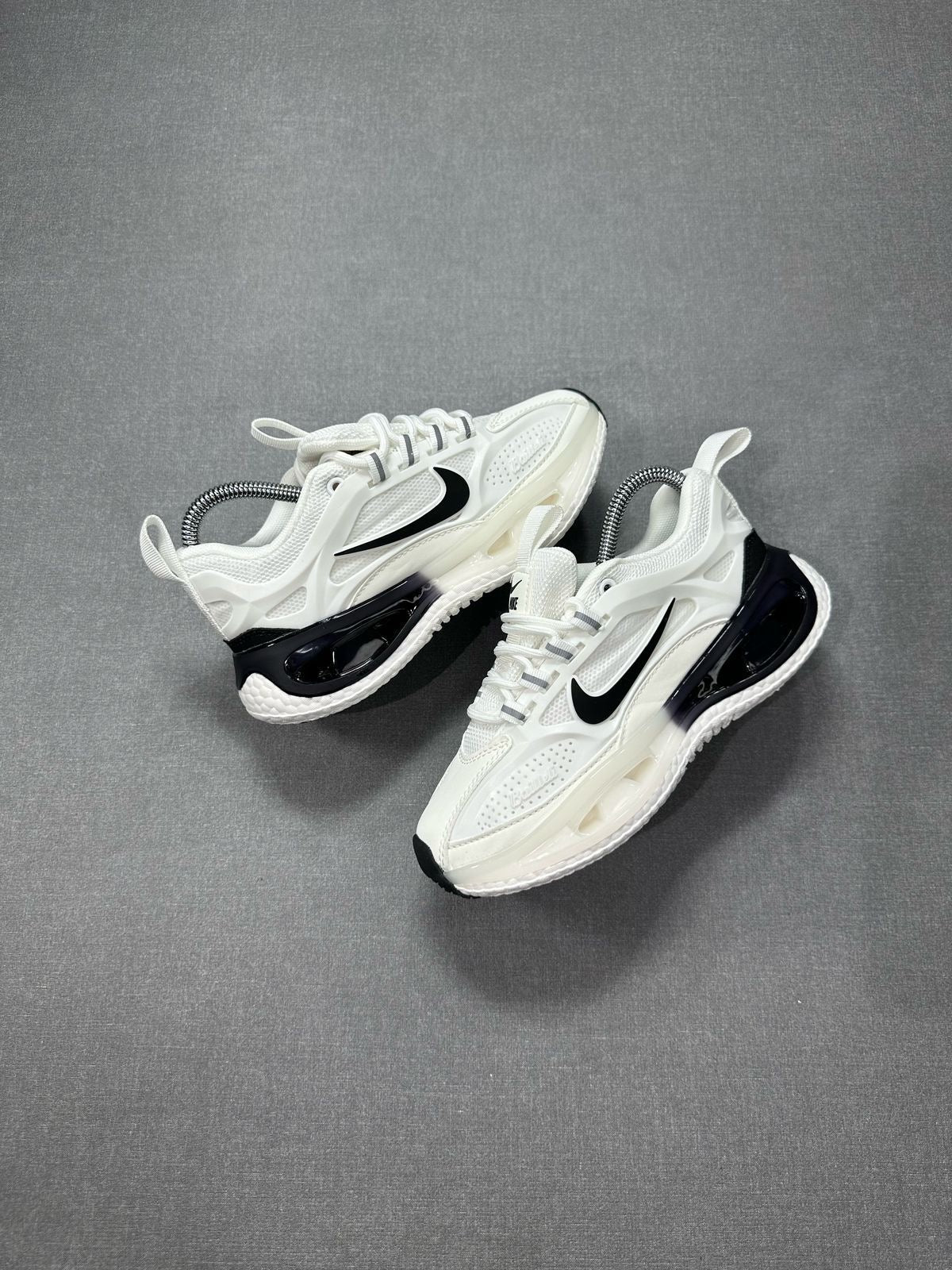 NIKE BAILELI BLANCA NEGRA | DAMA