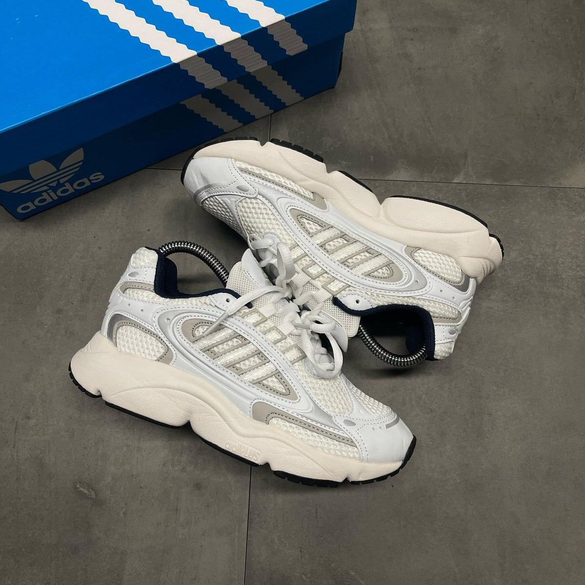 ADIDAS OZMILLE BLANCO | HOMBRE Y DAMA