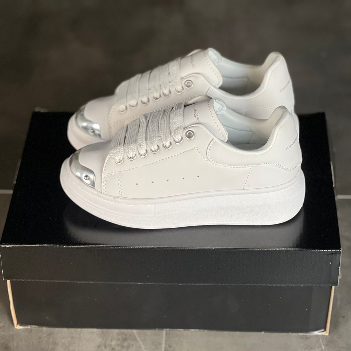 ALEXANDER MCQUEEN BLANCO | HOMBRE Y DAMA