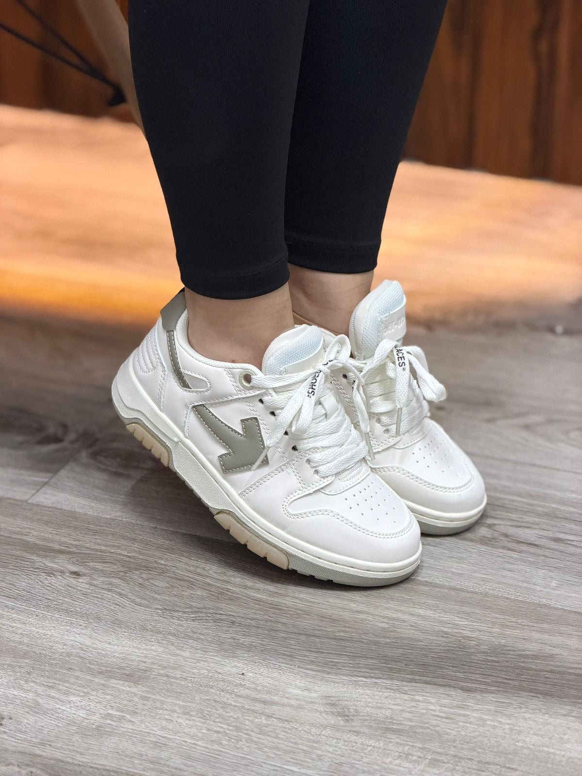 OFF WHITE BEIGE | HOMBRE Y DAMA