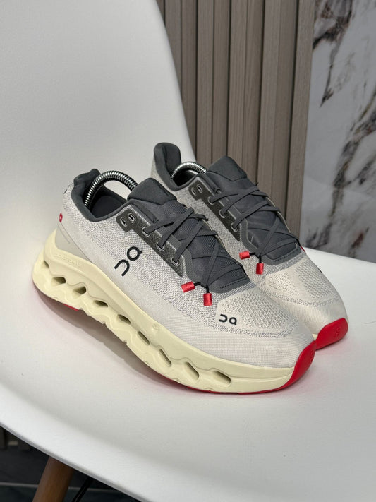 ON CLOUD | HOMBRE Y DAMA