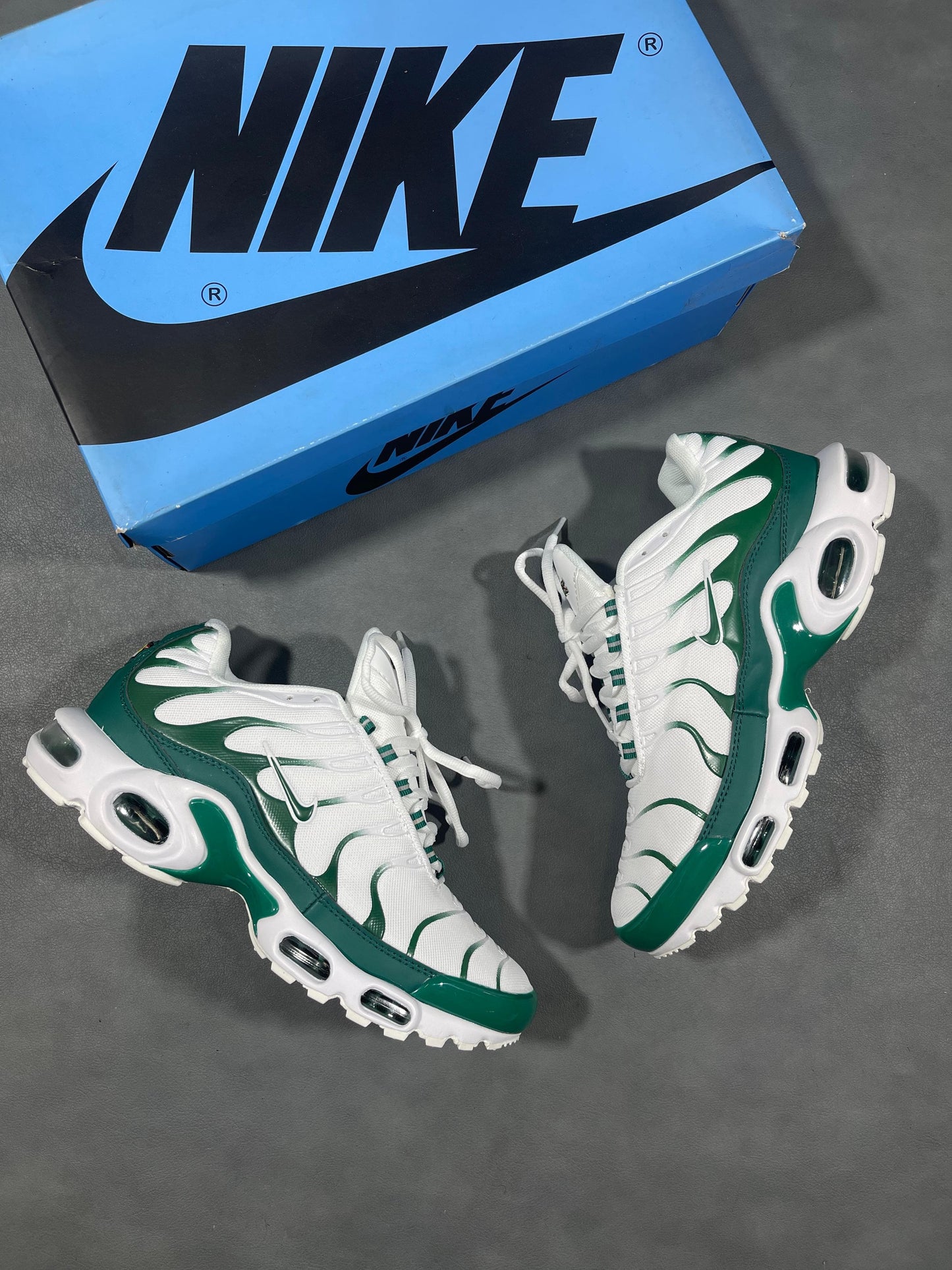 NIKE TN LACOSTE | HOMBRE Y DAMA