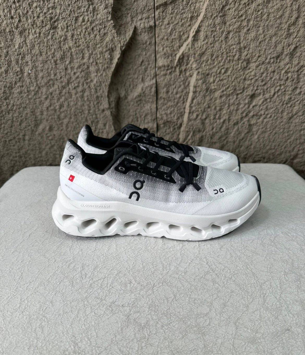 ON CLOUD BLANCA GRIS | HOMBRE Y DAMA
