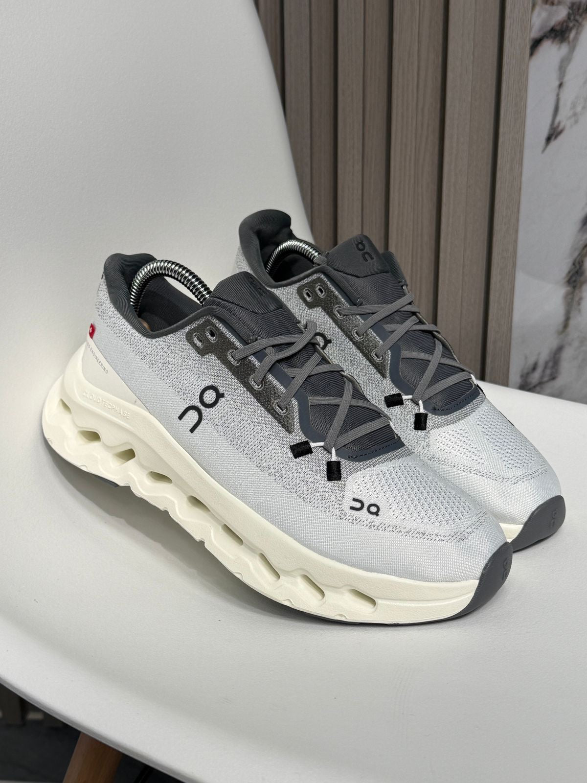 ON CLOUD | HOMBRE Y DAMA