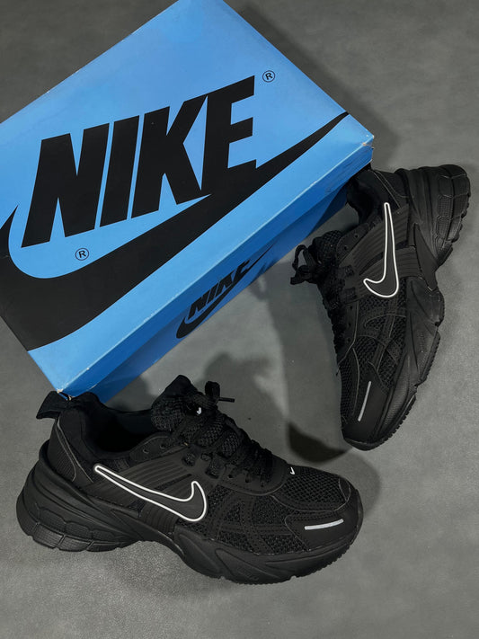 NIKE V2K NEGRA  | HOMBRE Y DAMA