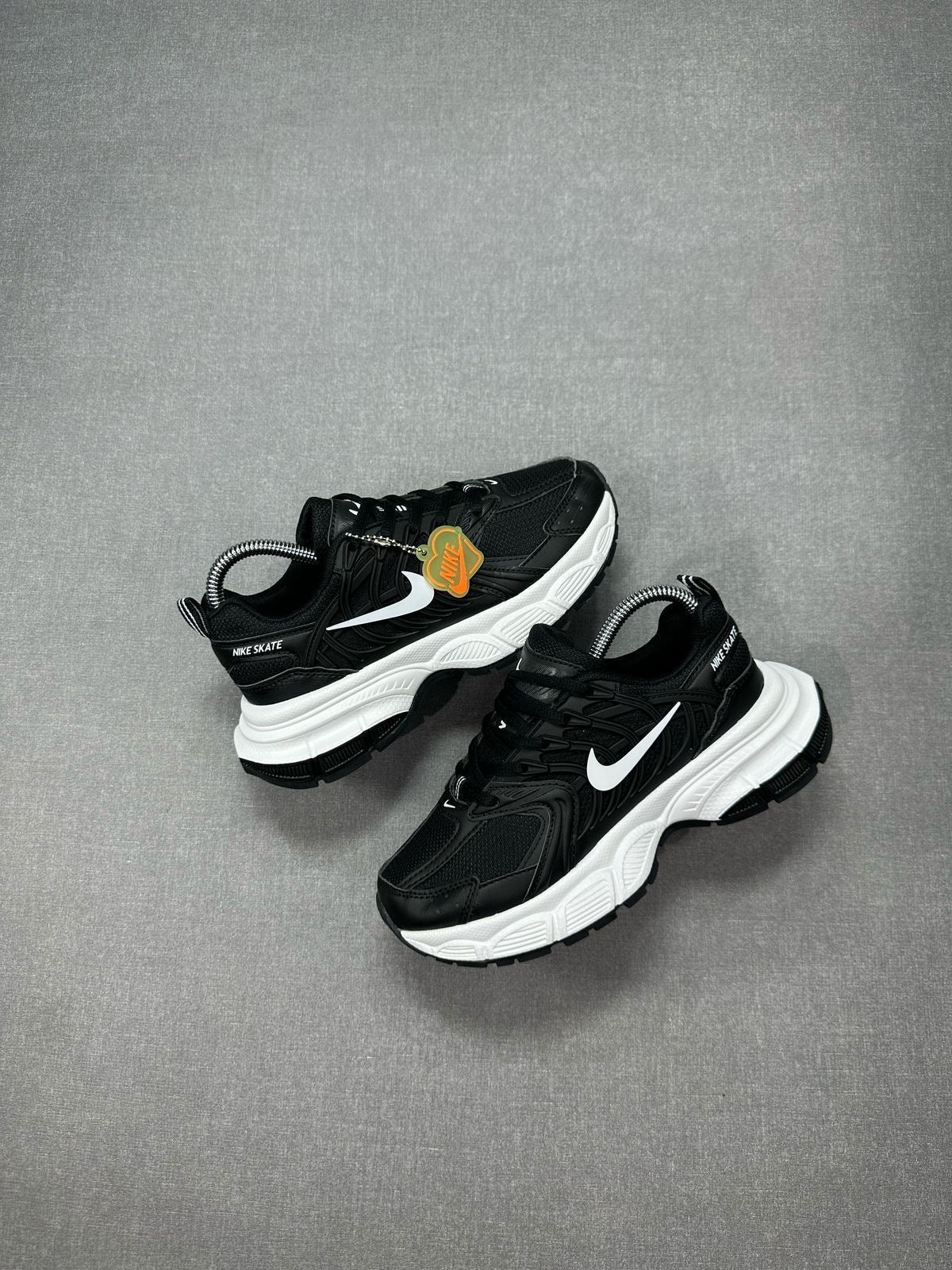 NIKE SKATE NEGRO BLANCO | HOMBRE Y DAMA