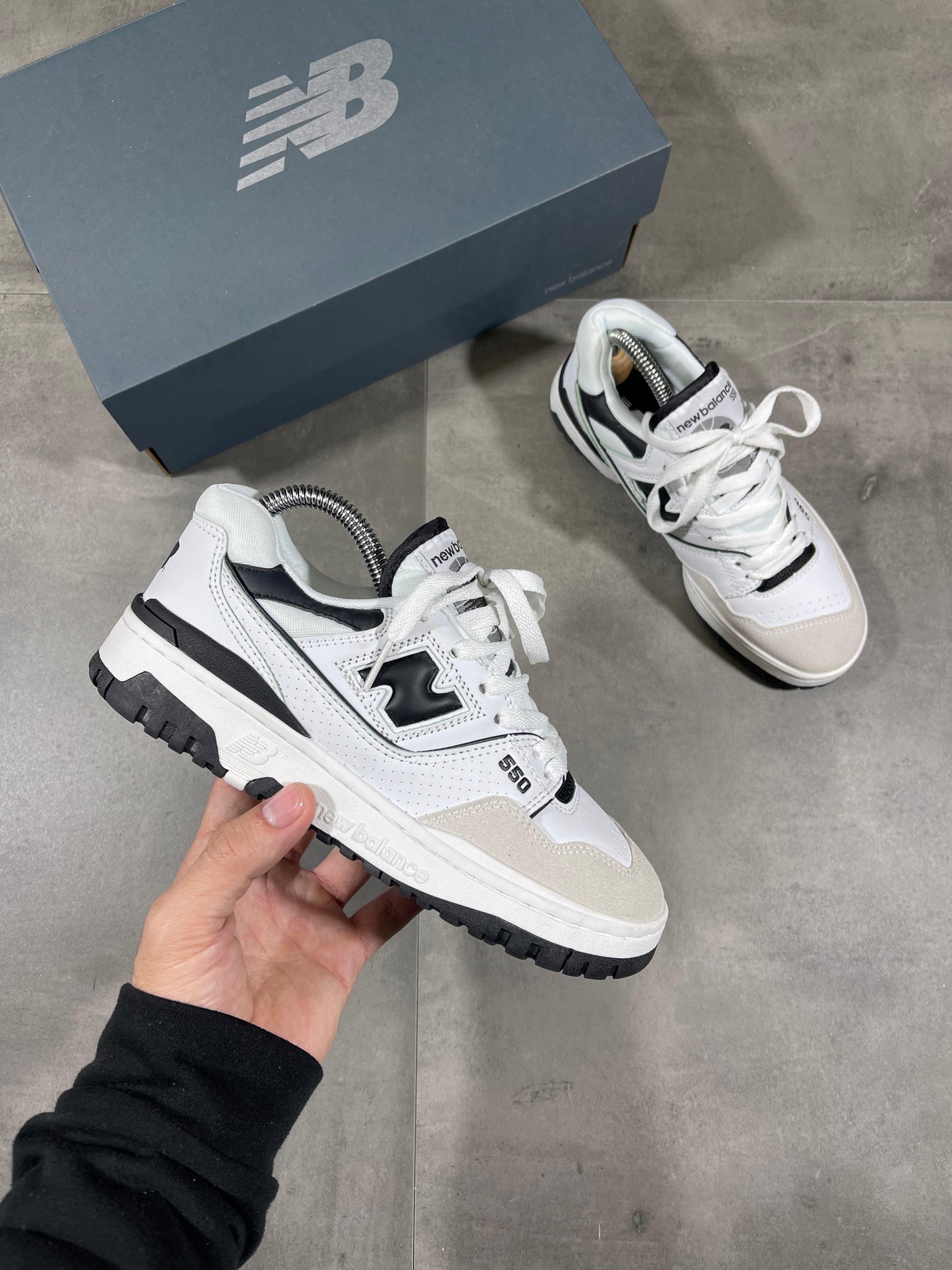 NEW BALANCE 550 BLANCA NEGRA | HOMBRE Y DAMA
