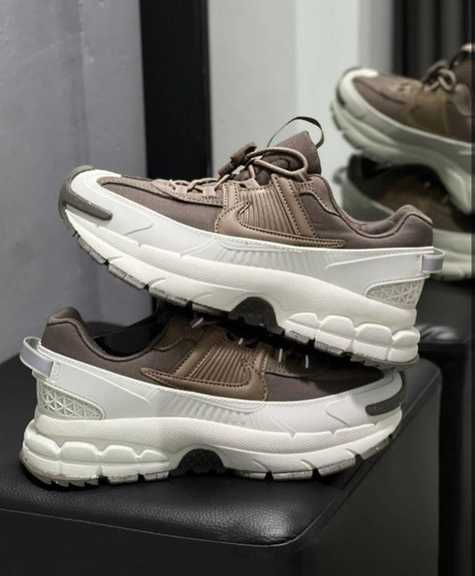 NIKE VOMERO| HOMBRE