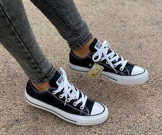 CONVERSÉ CLÁSICA NEGRA | DAMA Y HOMBRE