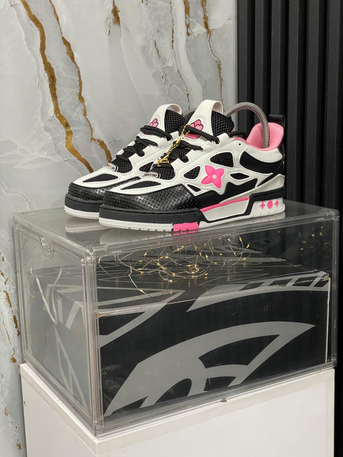 LOUIS VUITTON SKATE NEGRA ROSA  | HOMBRE Y DAMA