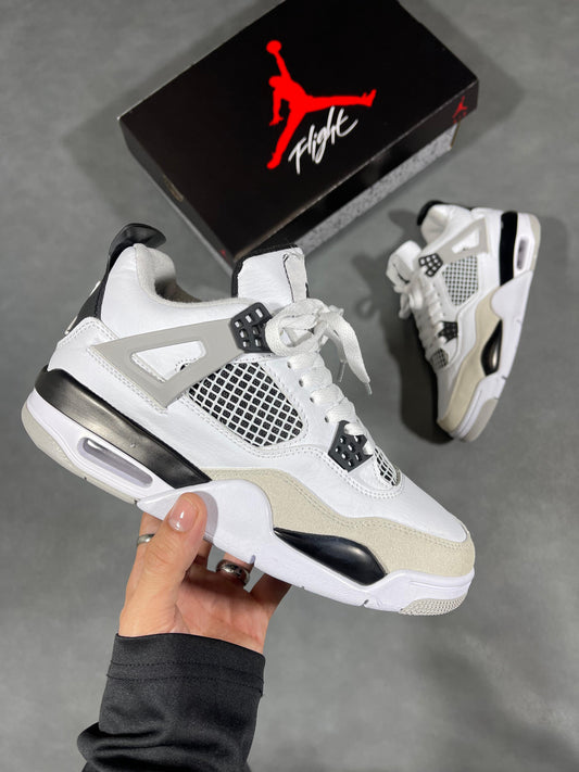 JORDAN RETRO 4 BLANCO NEGRO | HOMBRE Y DAMA