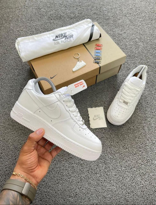NIKE AF1 BLANCA 1.1 CON CAJA Y TULA | HOMBRE Y DAMA