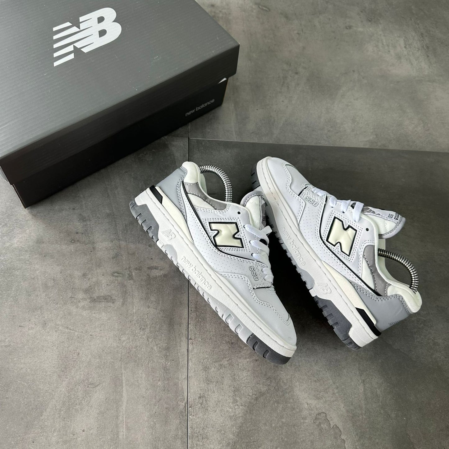 NEW BALANCE 550 GRIS | DAMA