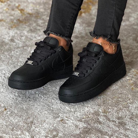NIKE AF1 NEGRA 1.1 CON CAJA Y TULA | HOMBRE Y DAMA