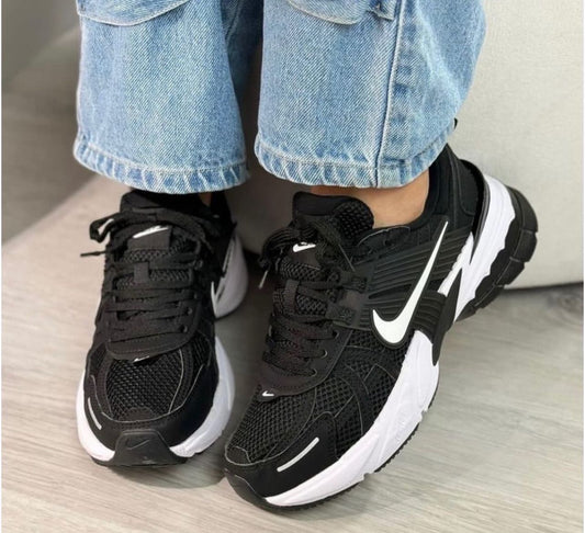 NIKE V2K NEGRA | DAMA