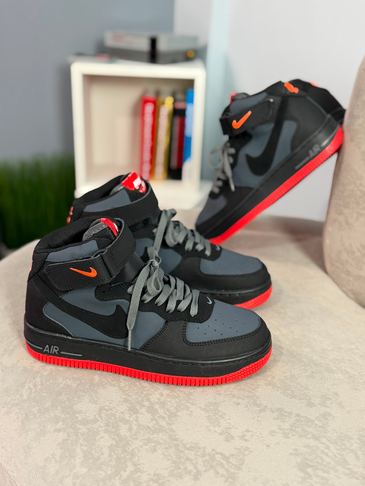 NIKE AIR FORCE ONE BOTA NEGRA